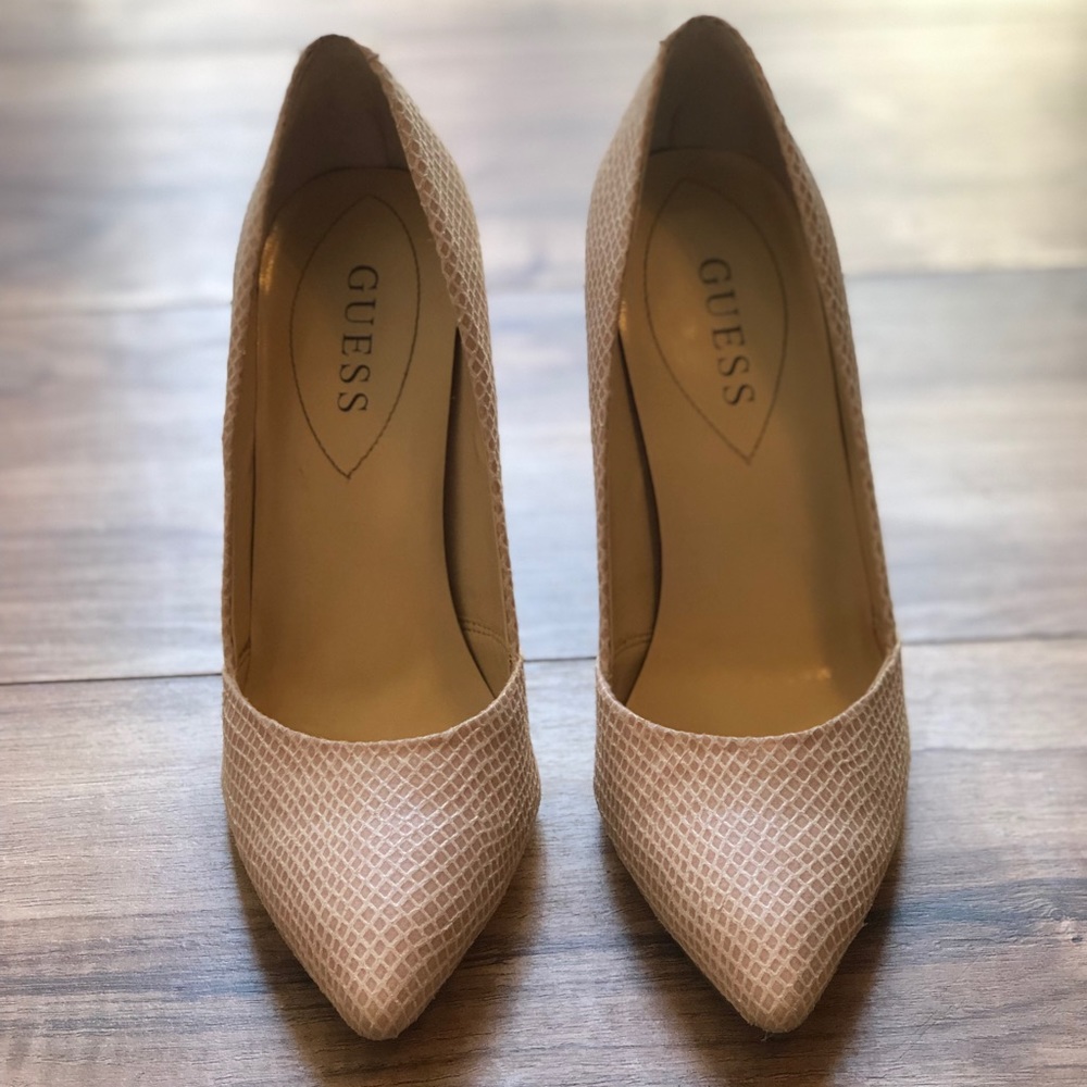 4” Guess Heels - Picture 4 of 6